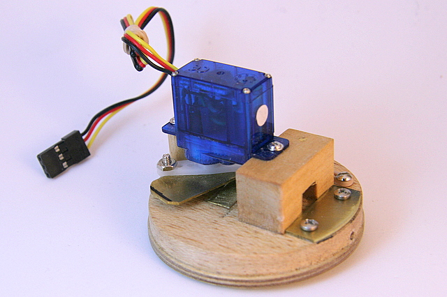 Servo and Latch