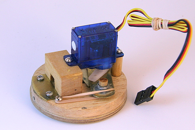 Servo and Latch